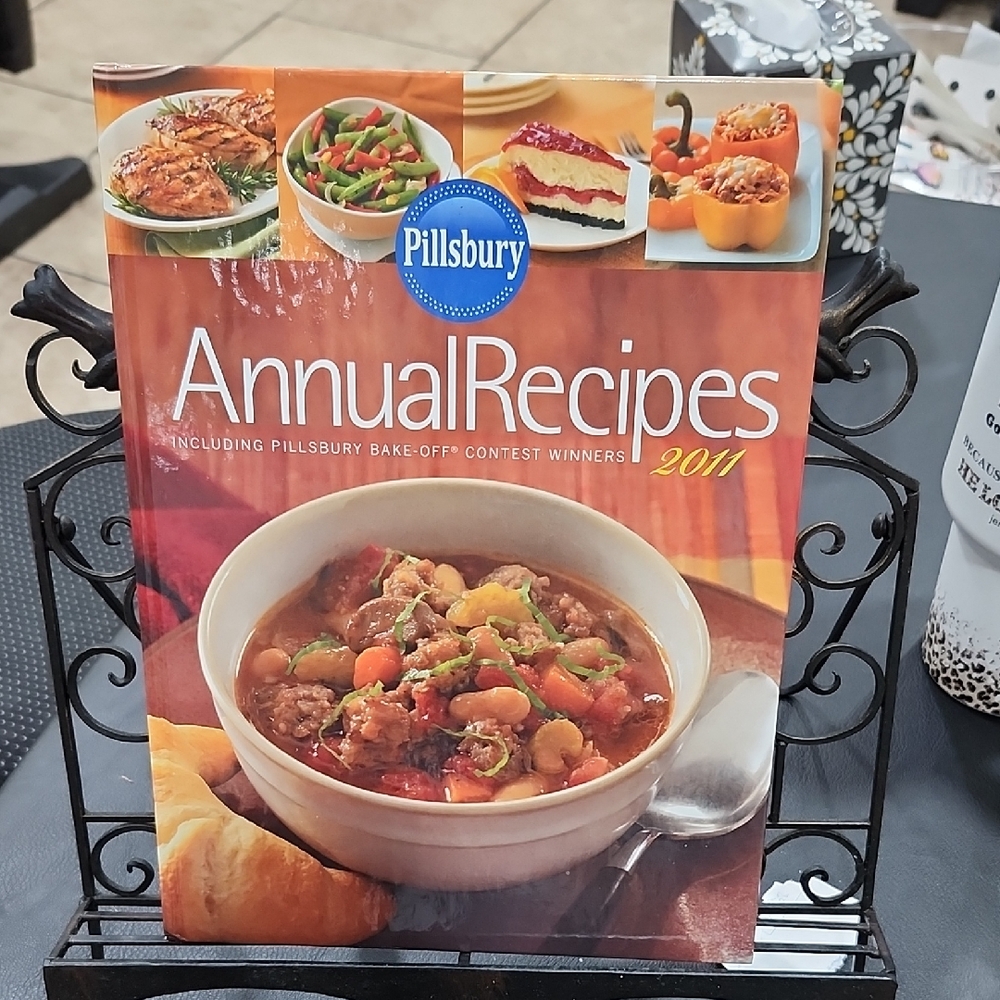 'PILLSBURY 2011 ANNUAL RECIPES' COOKBOOK